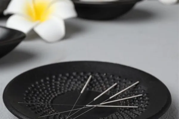 Akupunktur mit Nadeln